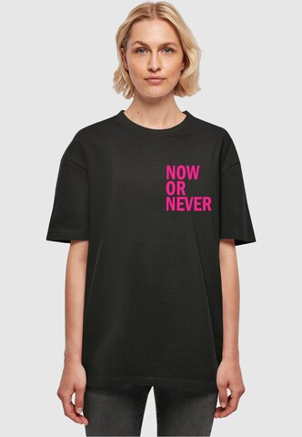 Maglietta 'Now Or Never' di Merchcode in nero: frontale
