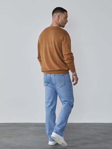 DAN FOX APPAREL Pullover 'James' in Braun