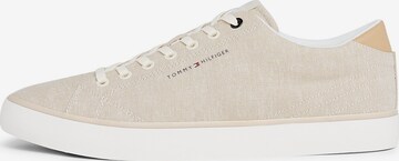 Baskets basses TOMMY HILFIGER en beige : devant