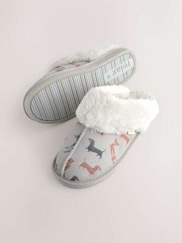 Next Copat | siva barva