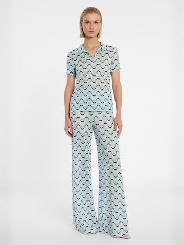 Haut 'Dulya' Ana Alcazar en bleu