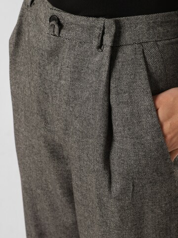 DRYKORN Regular Pleat-Front Pants 'Early' in Grey