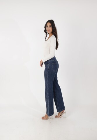 Elara Flared Jeans in Blauw