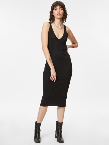 Rochie tricotat 'Bodycon' de la Cotton On pe negru: față