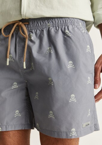 Scalpers Kratke kopalne hlače 'Skull Classic' | siva barva