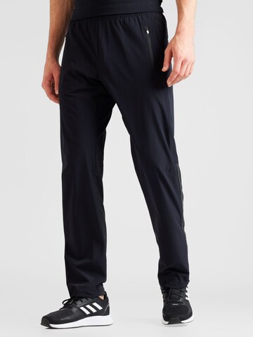 On Regular Workout Pants in Black: front