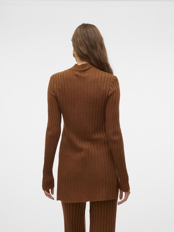 SOMETHINGNEW Sweater in Brown