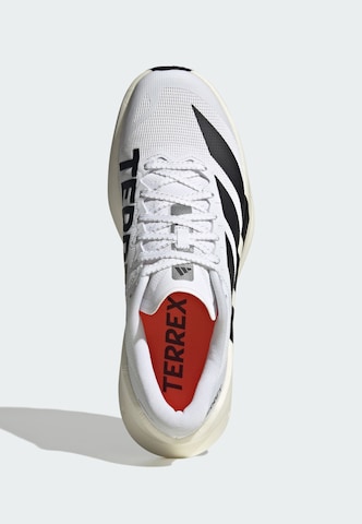 Chaussure de course 'Agravic Sl' ADIDAS TERREX en blanc