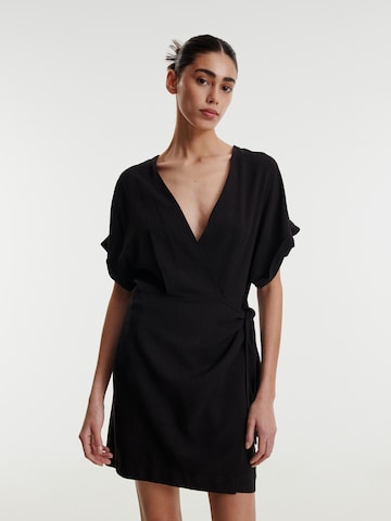 Robe d’été 'Elayne' EDITED en noir : devant