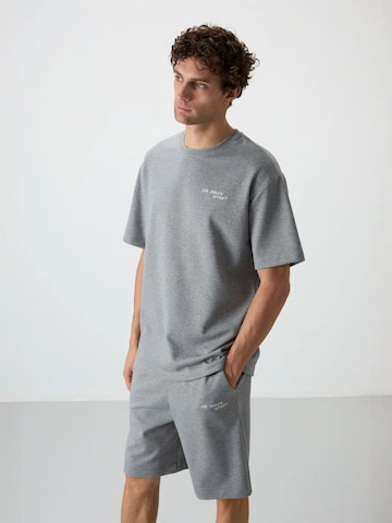 Tommy Life Sports suit in Grey