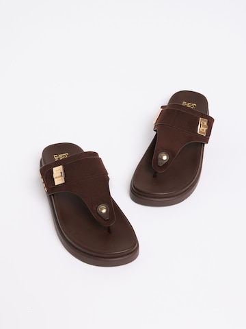 Tongs Friends Like These en marron