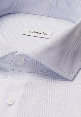 Coupe regular Chemise business 'Schwarze Rose' SEIDENSTICKER en bleu