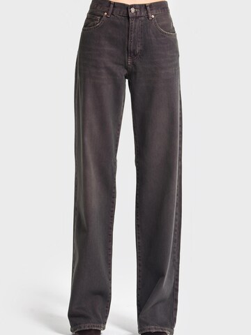 IT'S BASIC Loosefit Jeans 'Loose Mid Rise' in Rood