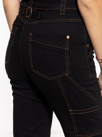 Queen Kerosin Regular Jeans‌‌‌‌‌‌‌‌‌‌ in Schwarz