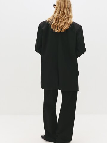 Palton de primăvară-toamnă de la Pull&Bear pe negru