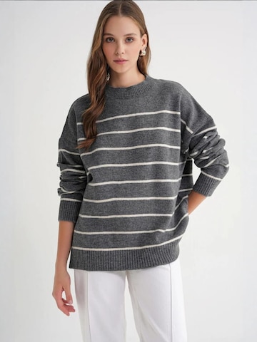 Pull-over oversize MixRay en gris : devant