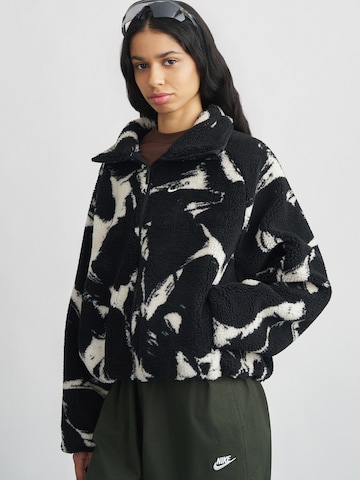 Nike Sportswear Поларено яке 'STREET' в черно: отпред