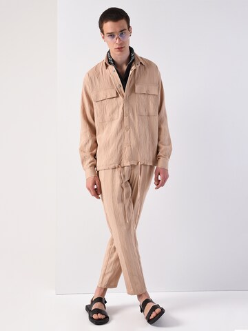 Antioch Hausanzug in Beige: Vorderseite