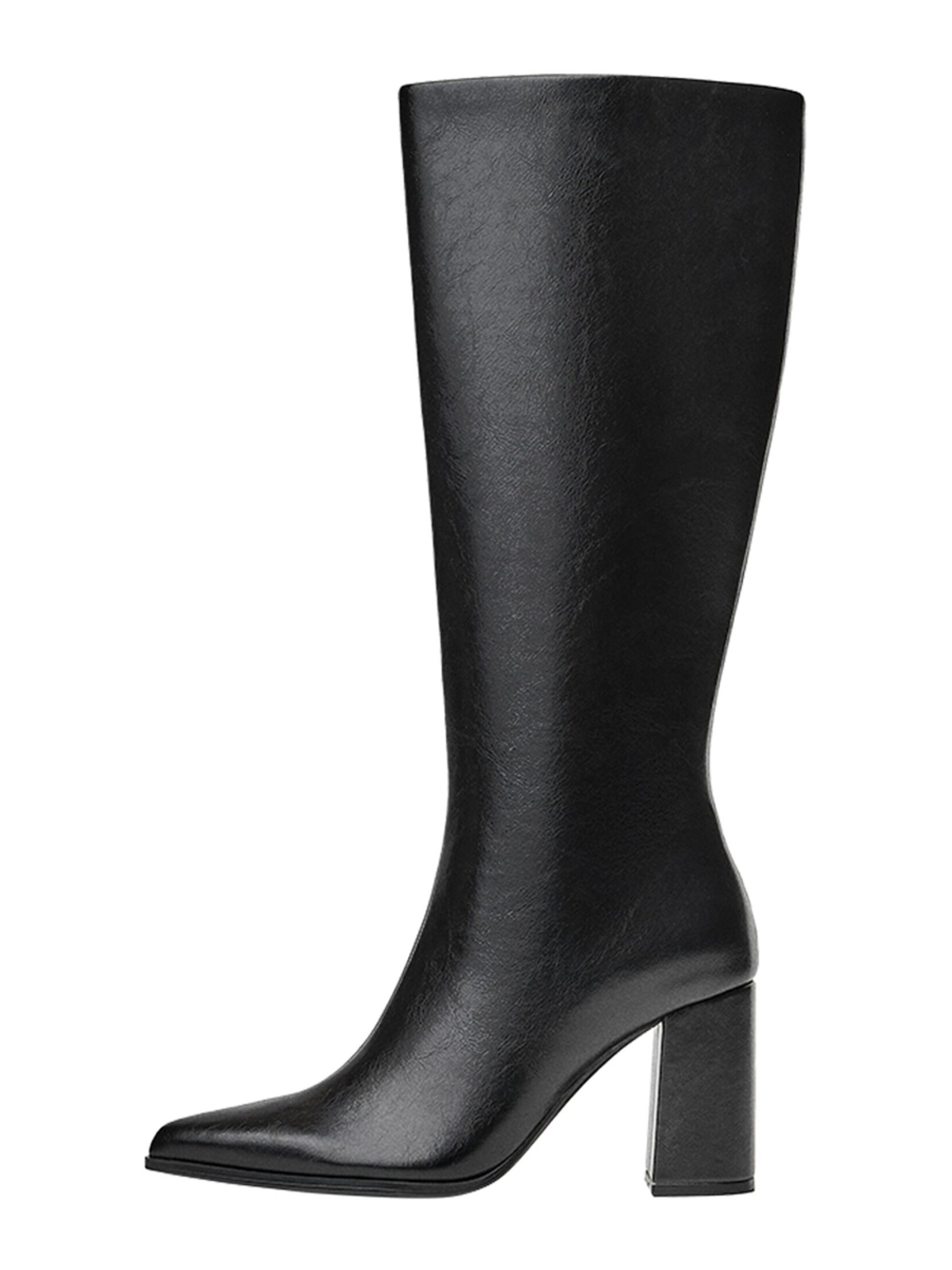 Cizme de la Bershka pe negru