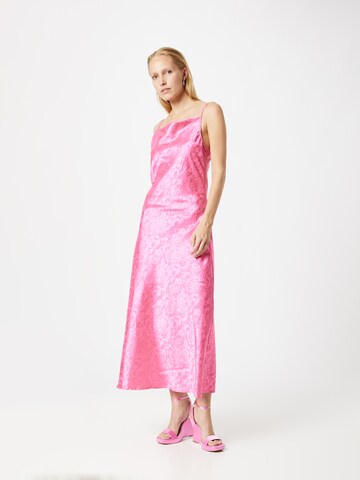 Robe 'Retrieve' Y.A.S en rose : devant