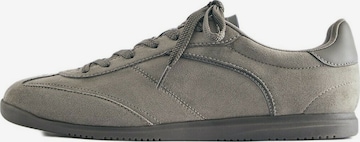 Baskets basses Pull&Bear en gris : devant