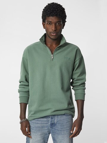 Young Poets - Sweatshirt 'Ciel' em verde: frente