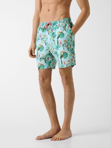 GUESS Board Shorts in Green