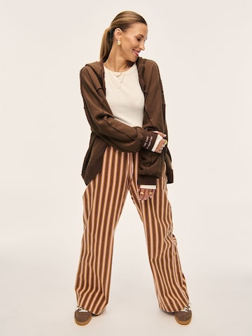 Kamila Šikl Sweatshirt in Bruin