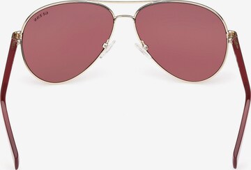 Lunettes de soleil GUESS en rouge