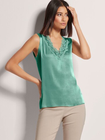 MADELEINE Top in Green: front