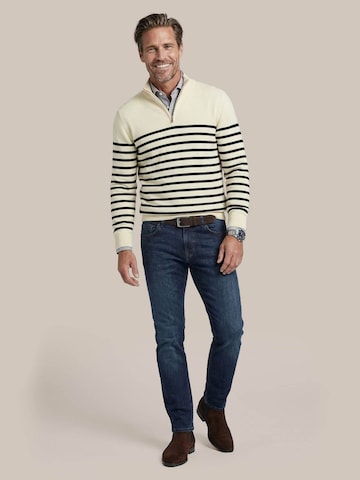Steppin' out Shirt in Beige: front