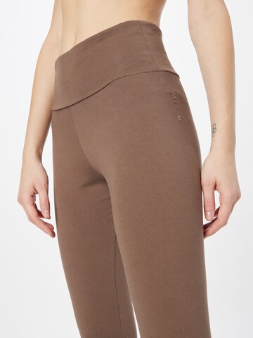 ADIDAS SPORTSWEAR - Skinny Pantalón deportivo 'All Szn X Logomania' en marrón