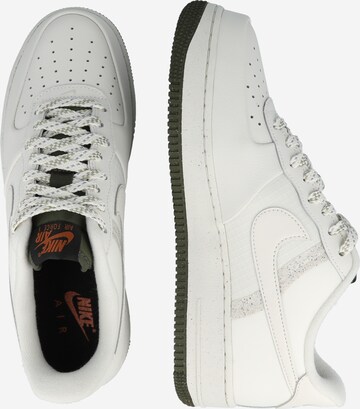 Nike Sportswear Sneakers laag 'AIR FORCE 1 07 LV8' in Grijs