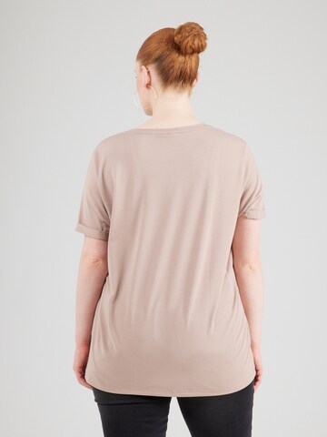 Maglietta di ONLY Carmakoma in beige