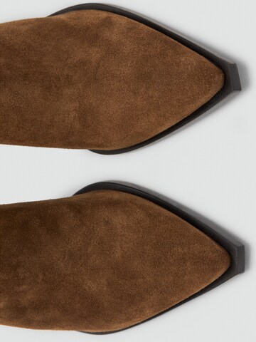 MANGO Chelsea csizmák 'Toba' - barna