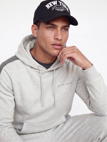 JACK & JONES - Sudadera en gris