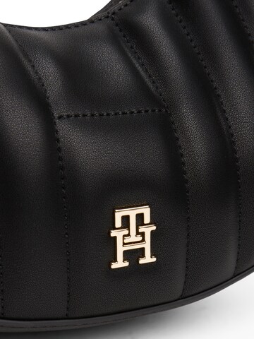 TOMMY HILFIGER Kabelka – černá
