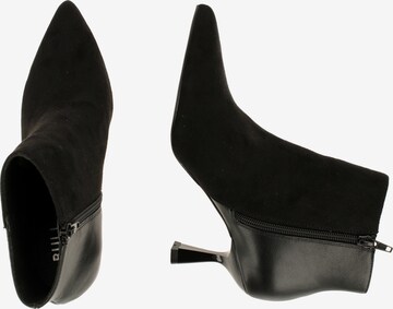 BULLBOXER Ankle Boots in Black