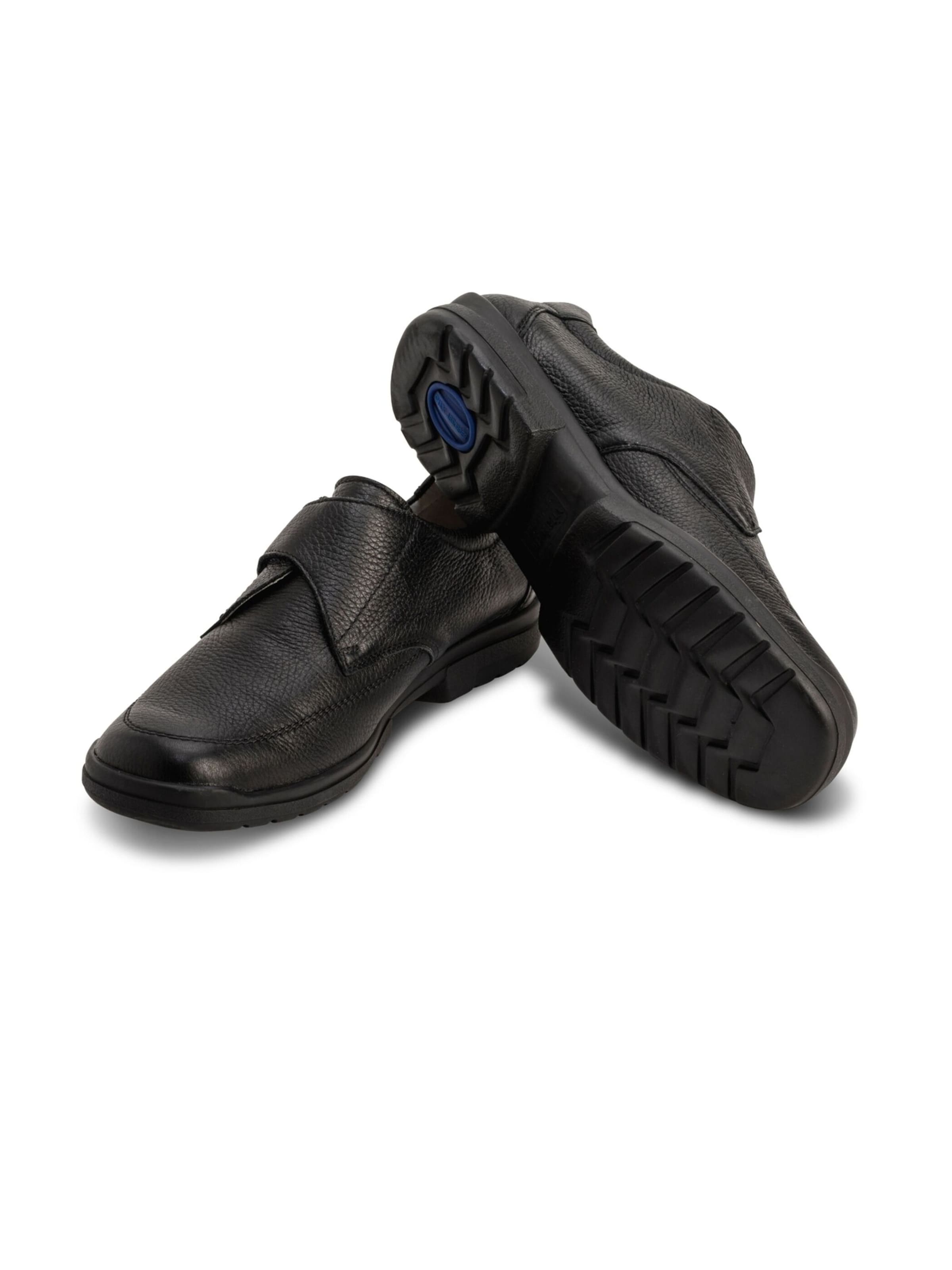 VITAFORM Lace-Up Shoes in Black