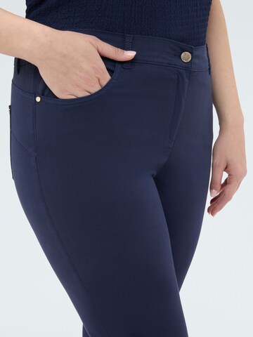 évasé Pantalon Fiorella Rubino en bleu