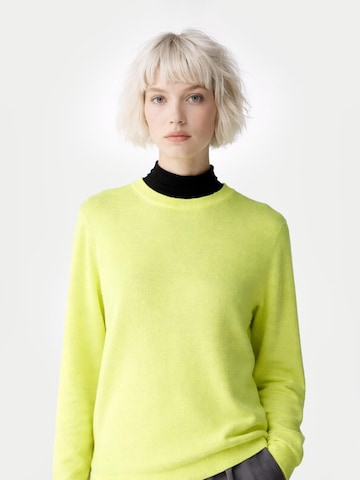 GOBI Cashmere - Jersey 'Women's Essential Cashmere Crewneck Sweater' en amarillo: frente