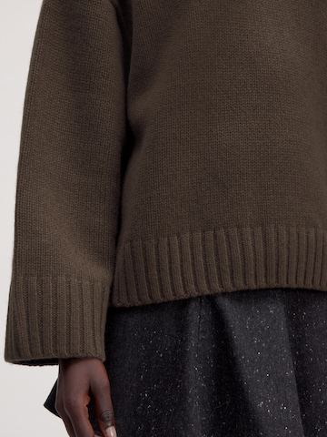 EDITED Pullover 'Eireen' in Braun