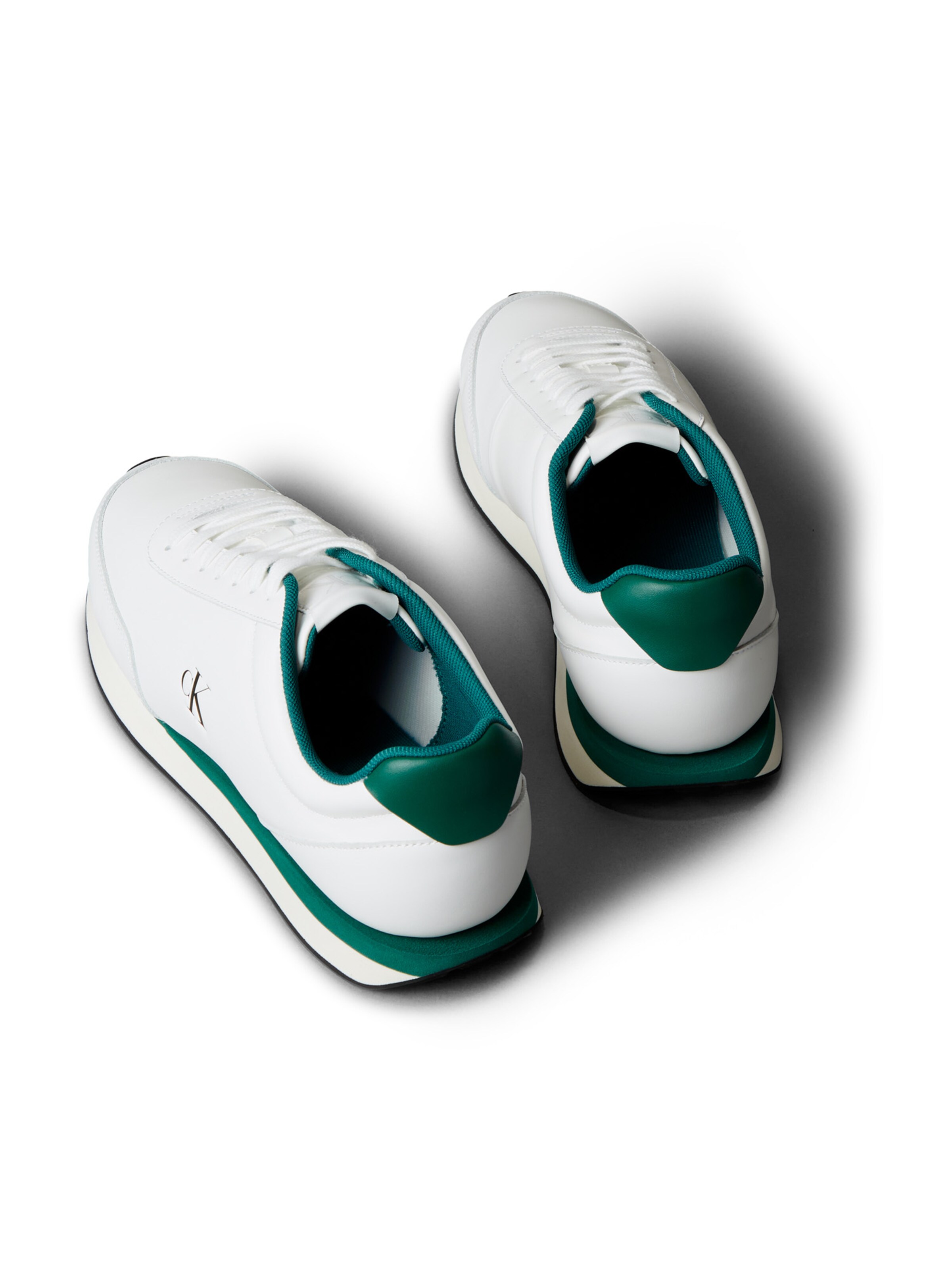 Calvin Klein Trainers 'ESS' in White