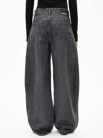 Loosefit Jean ARMEDANGELS en noir