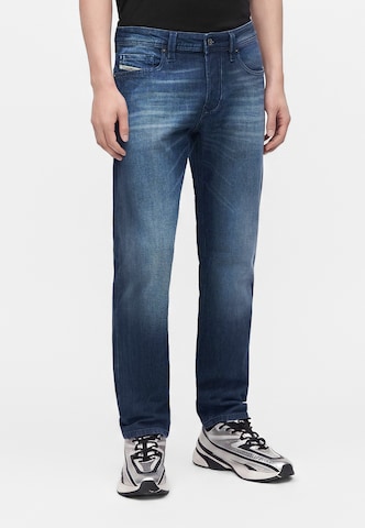 DIESEL Regular Jeans '1986 LARKEE-BEEX' in Blauw: voorkant