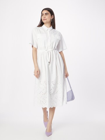 Robe UNITED COLORS OF BENETTON en blanc