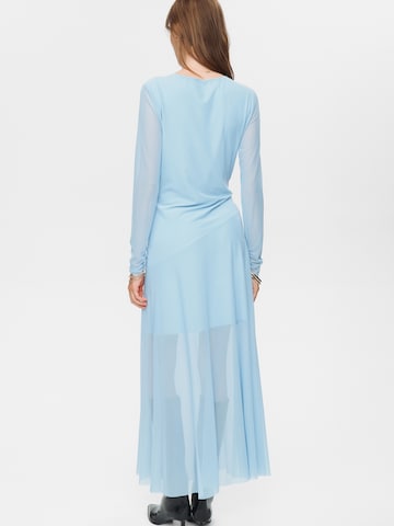 Robe de soirée 'Nucirri' NÜMPH en bleu
