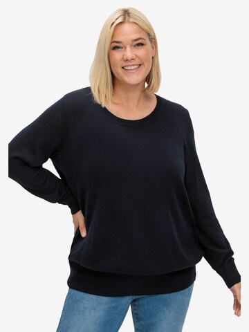 Pullover di SHEEGO in blu: frontale