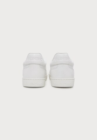 Valentino Shoes Σνίκερ χαμηλό 'BAJA' σε λευκό: πίσω