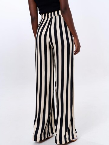 Blue Shadow Wide leg Pants in Black